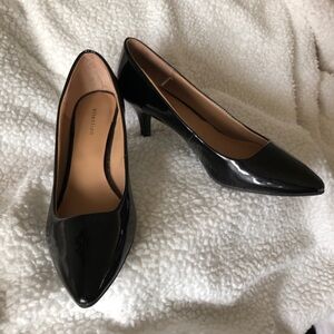 ATTENTION BLACK SHOES